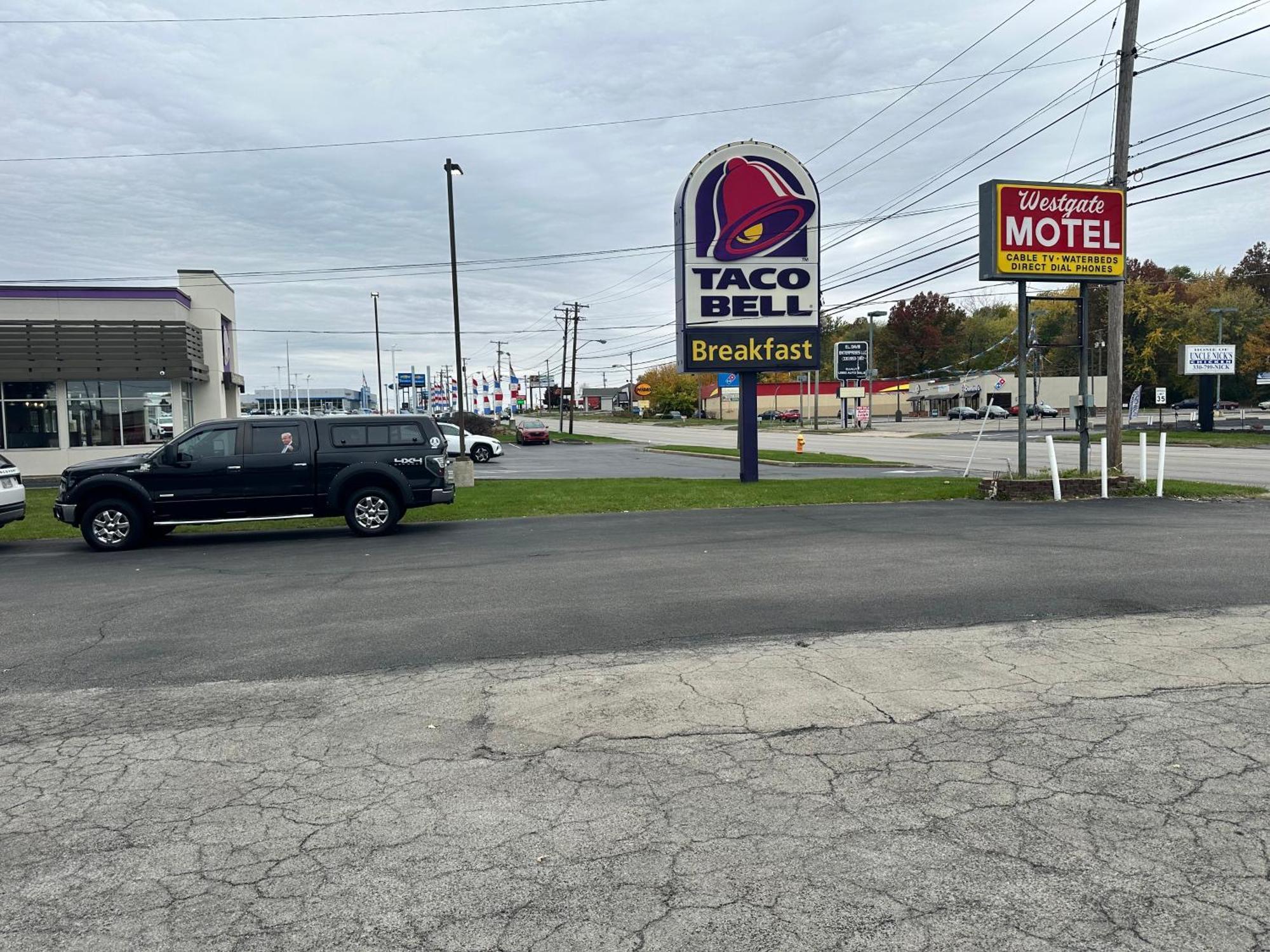 Westgate Manor Motel Austintown & Youngstown Ohio Eksteriør bilde